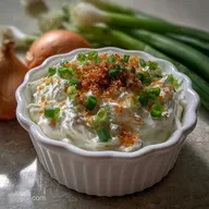 Sour Cream and Onion Dip: Creamy & Savory